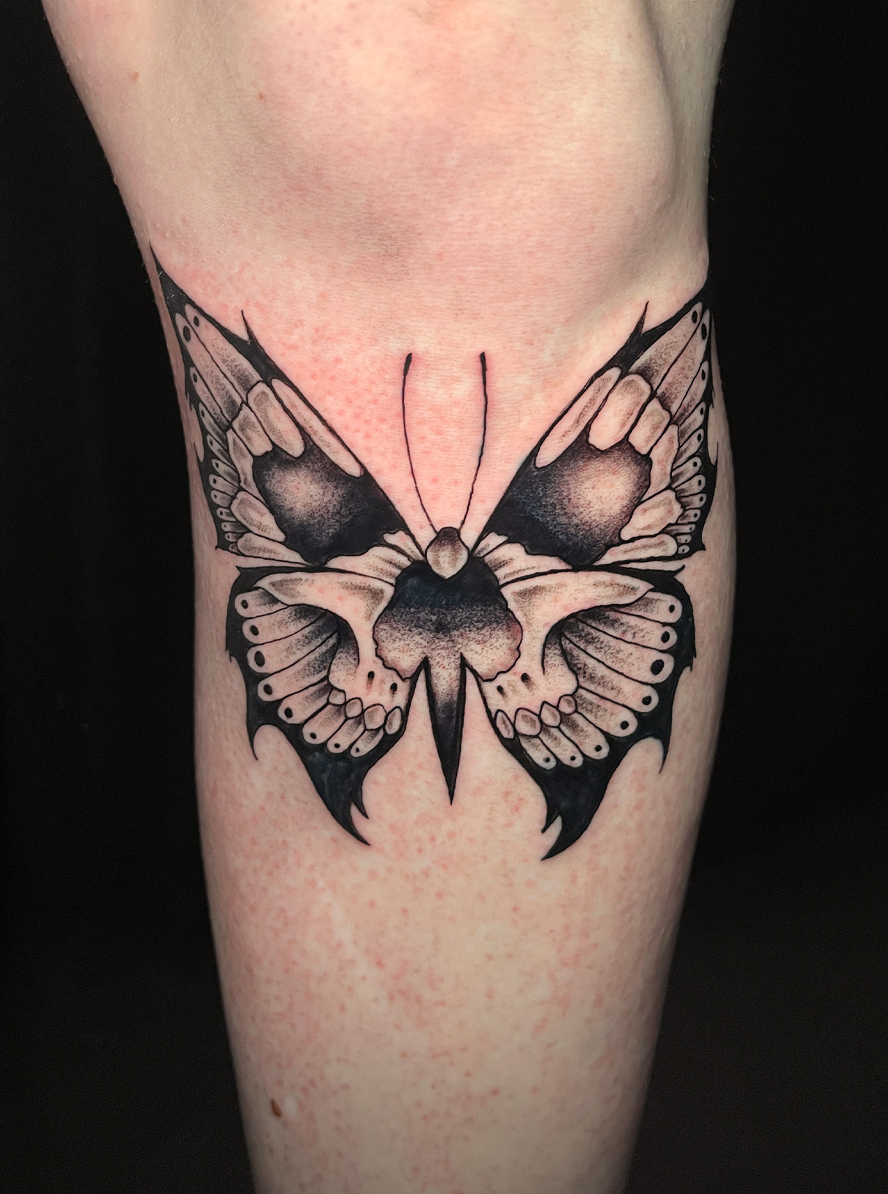 tatuaje de mariposa hecho por Adriana Muñoz Tatuajes en Jerez